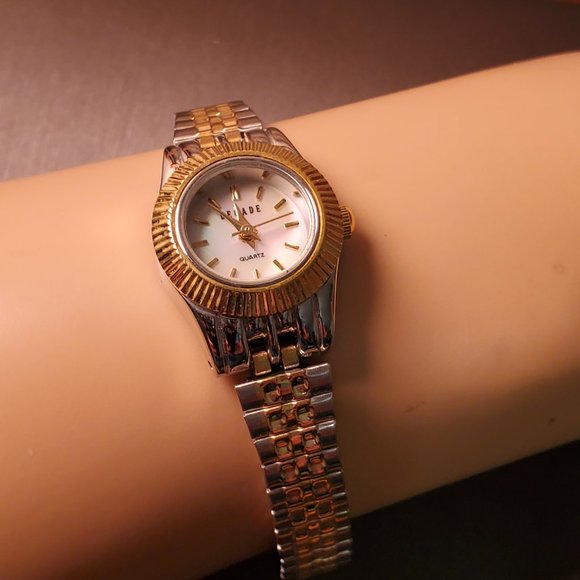 Vintage Decade Ladies Two-Tone Wristwatch - Stretch Stainless Steel Band - Picture 5 of 5